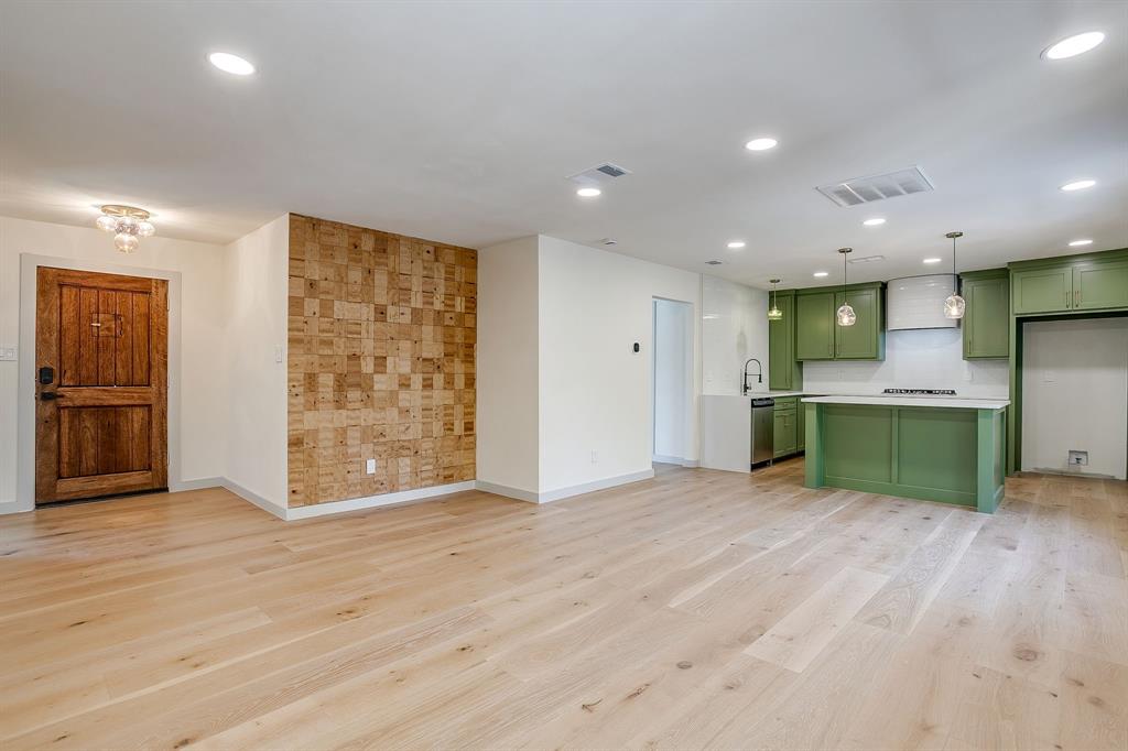 2704 W Biddison St, Fort Worth, TX 76109 photo