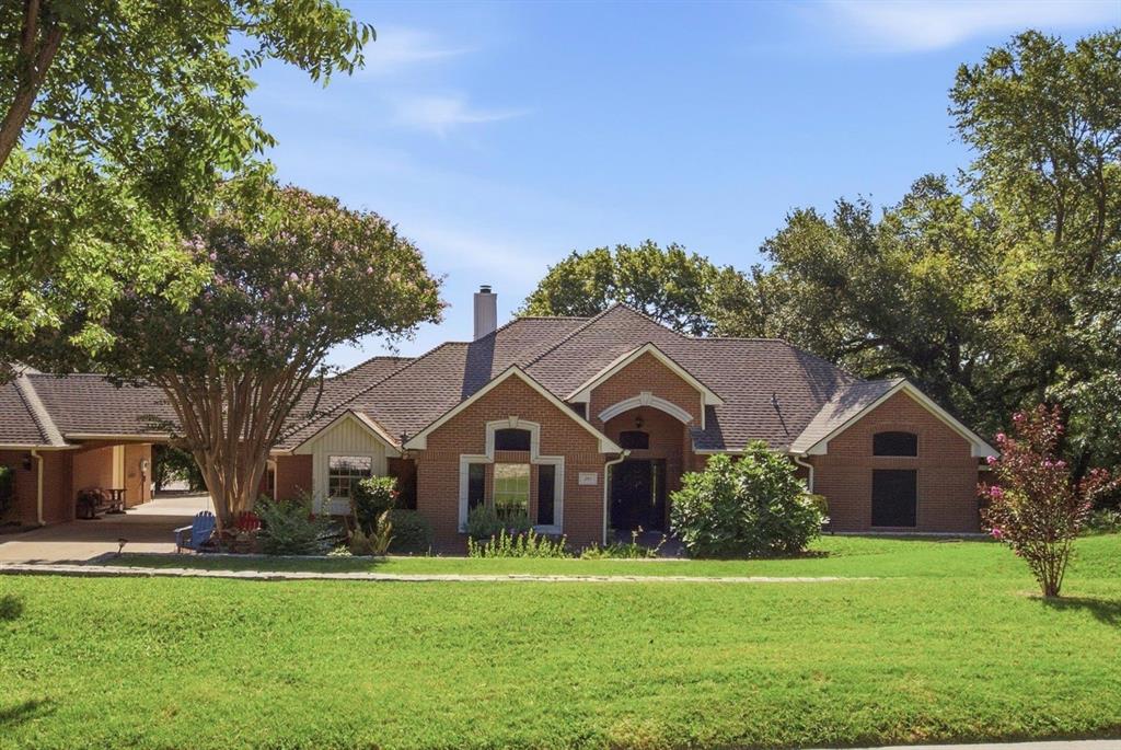 201 Coach House Cir, Fort Worth, TX 76108