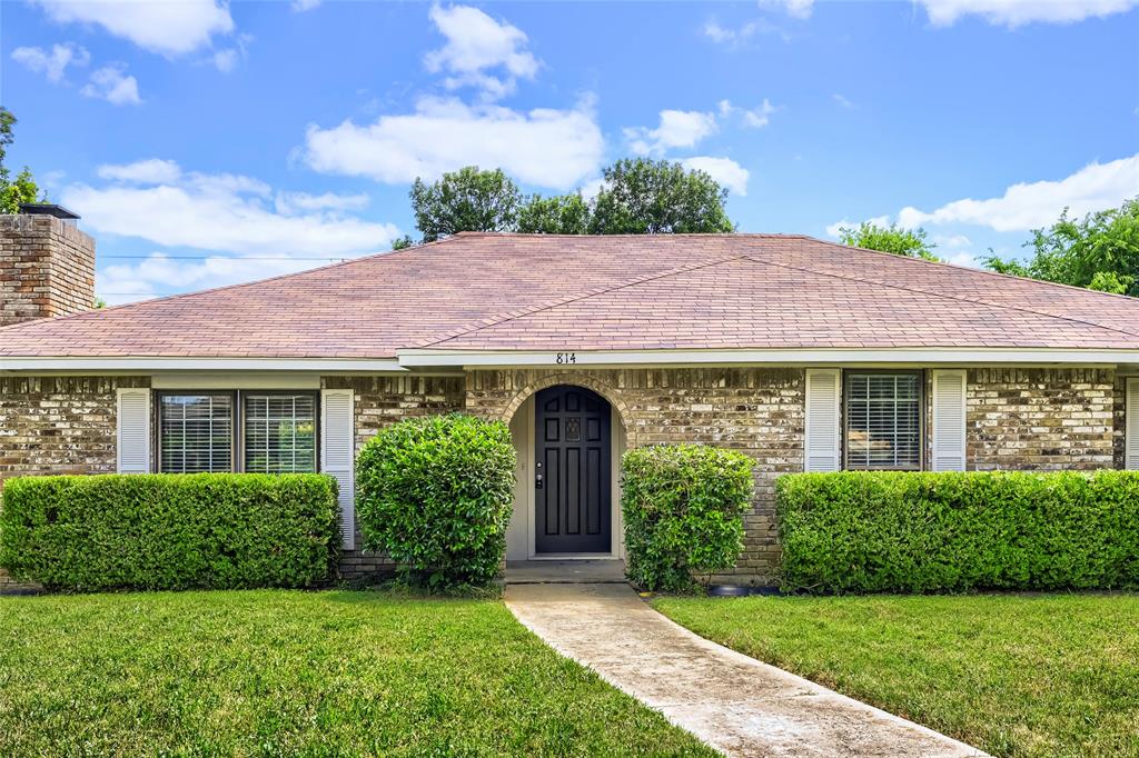 814 Oakbluff Dr, Lancaster, TX 75146 photo