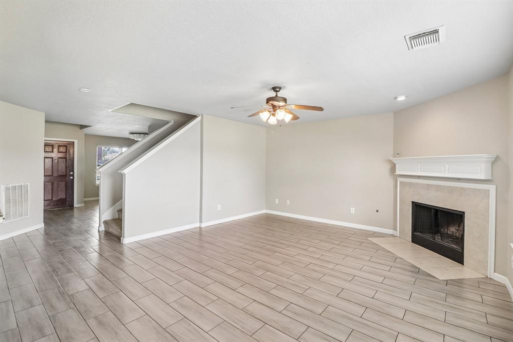 13914 Bonnetbriar Ln, Sugar Land, TX 77498 photo