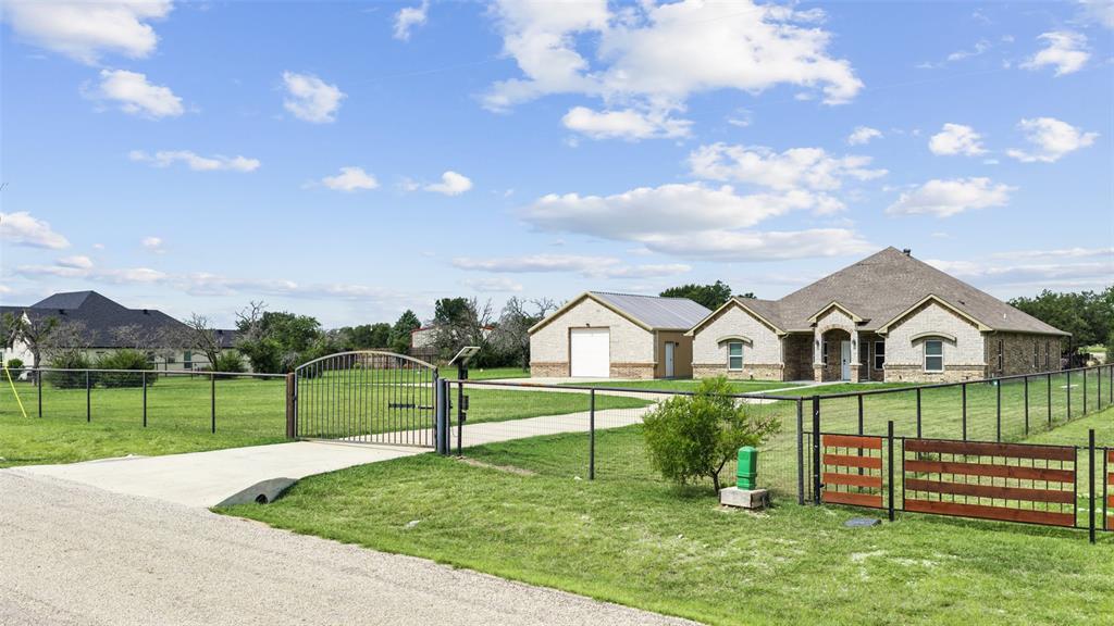 6797 Bridle Bit Trl, Fort Worth, TX 76135 photo