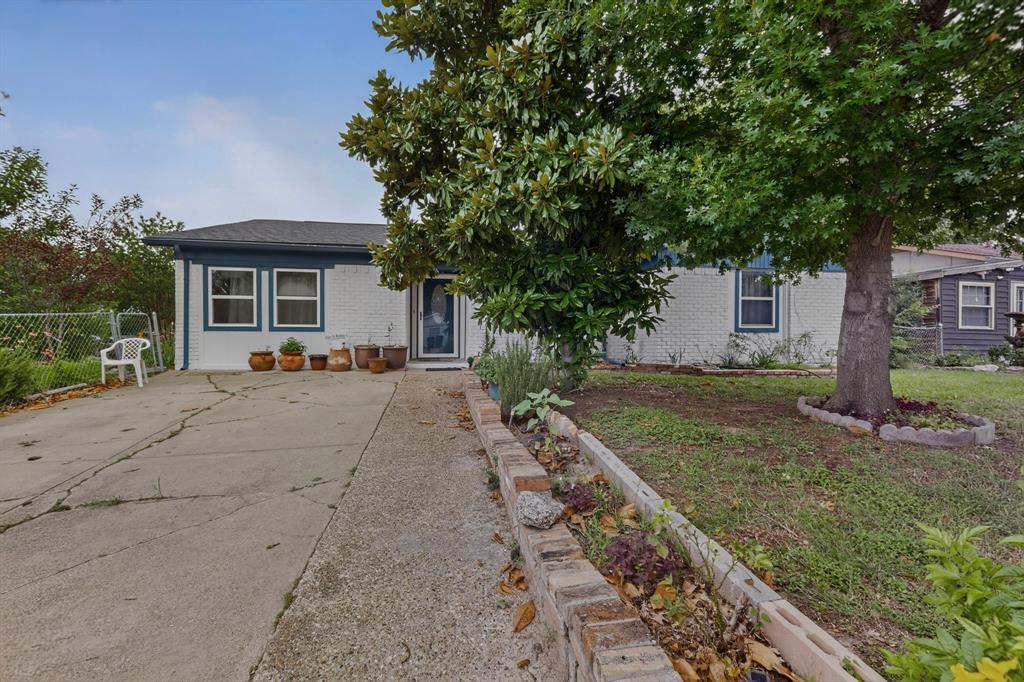12207 Queen Dr, Balch Springs, TX 75180 photo