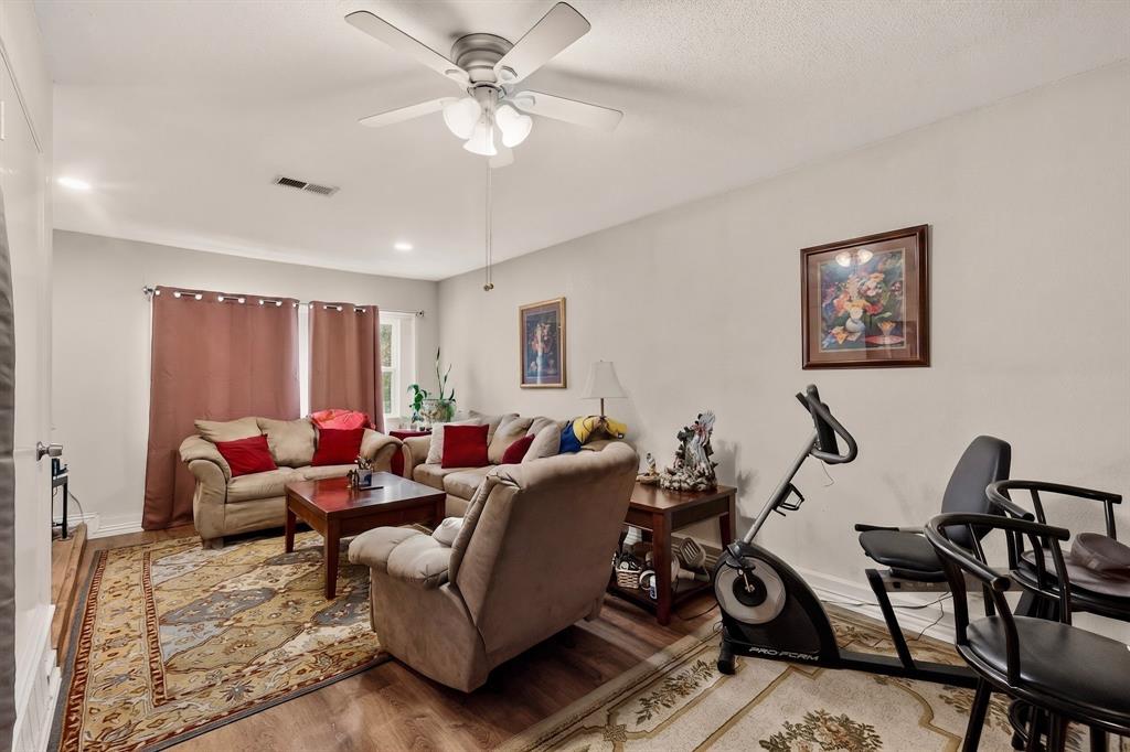 12207 Queen Dr, Balch Springs, TX 75180 photo