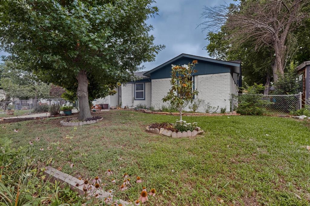 12207 Queen Dr, Balch Springs, TX 75180 photo