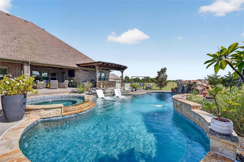 11110 Whispering Ln, Talty, TX 75126