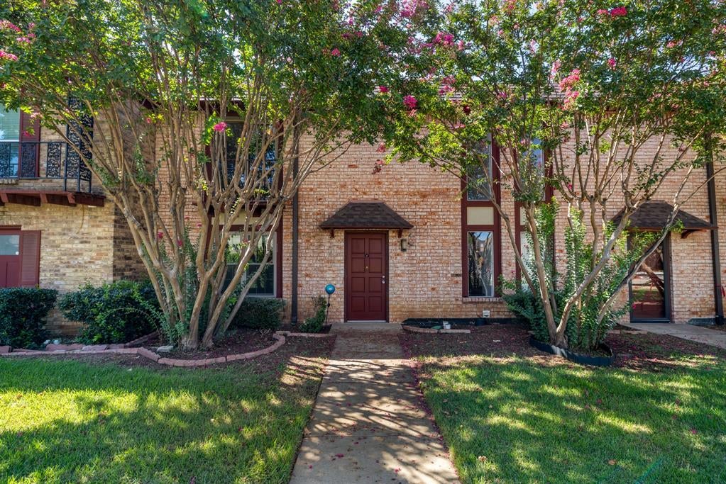 1821 Grauwyler Rd, Irving, TX 75061