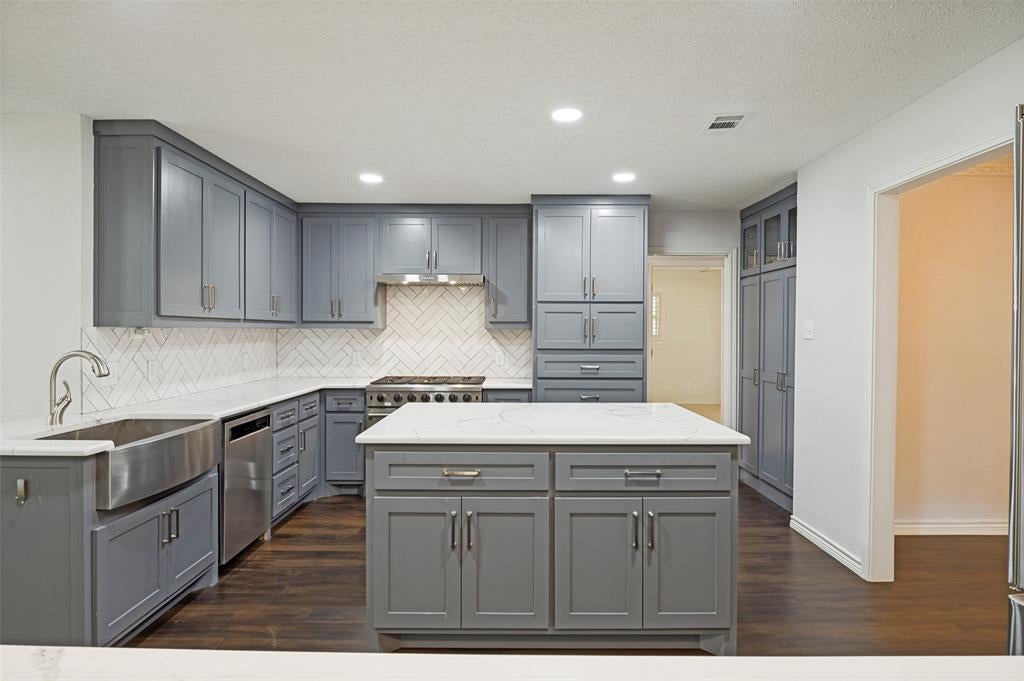 805 Crowley Rd, Arlington, TX 76012 photo