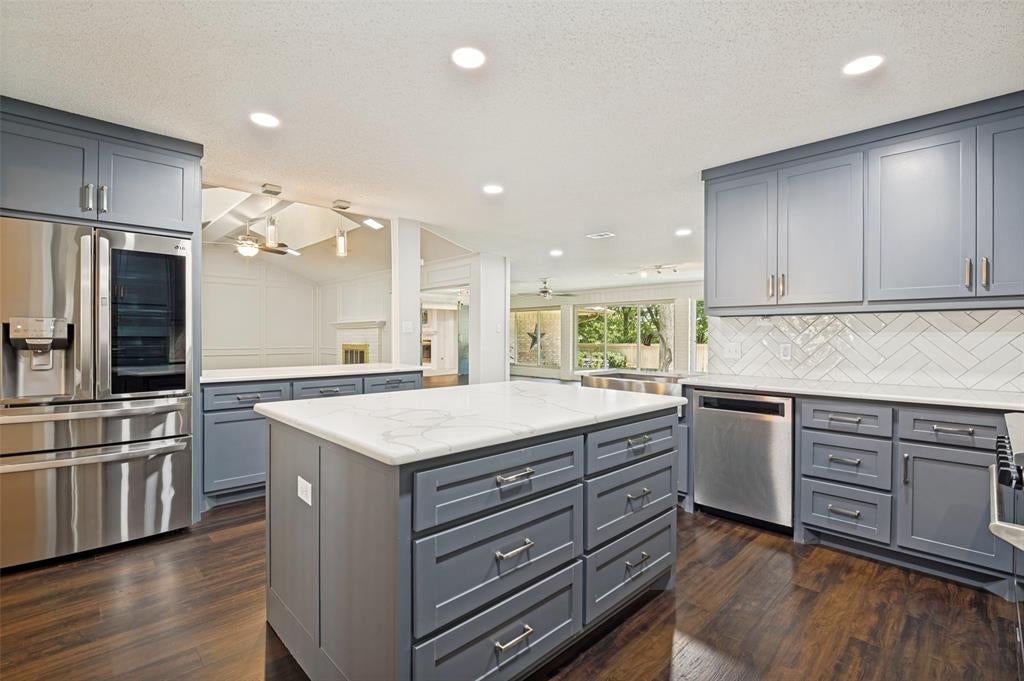 805 Crowley Rd, Arlington, TX 76012 photo