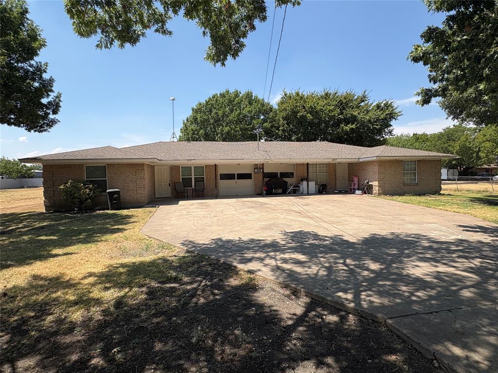 1217 Narrow Ln, Red Oak, TX 75154