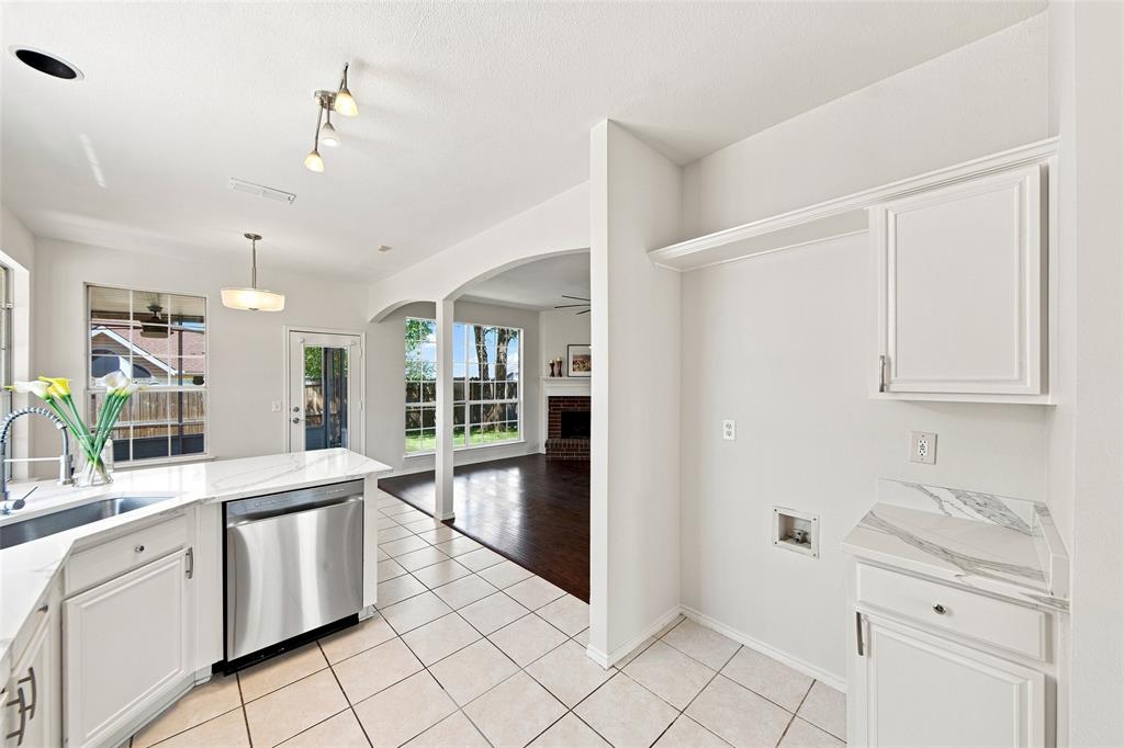 337 Bluewood Ln, Lake Dallas, TX 75065 photo