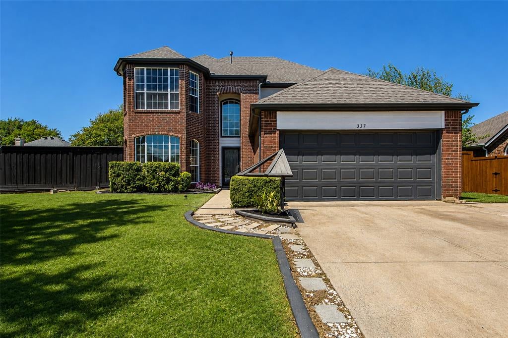 337 Bluewood Ln, Lake Dallas, TX 75065
