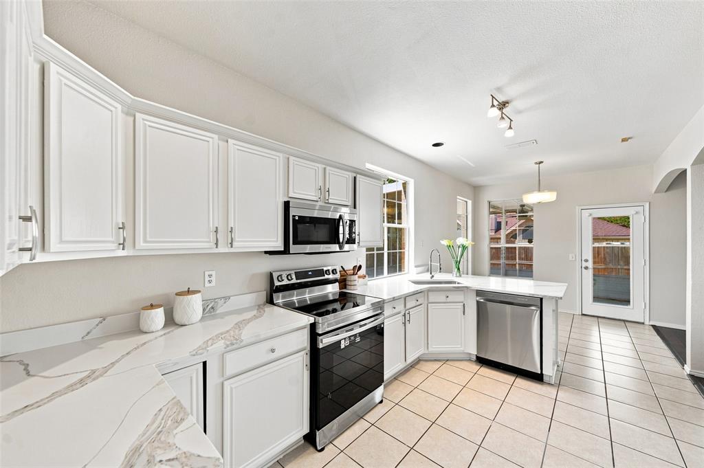 337 Bluewood Ln, Lake Dallas, TX 75065 photo