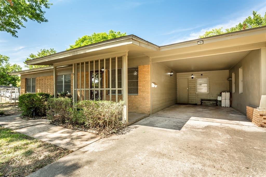 1203 Sunnybrook Dr, Irving, TX 75061 photo