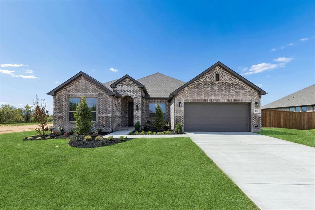 201 Cross Timbers St, Azle, TX 76020