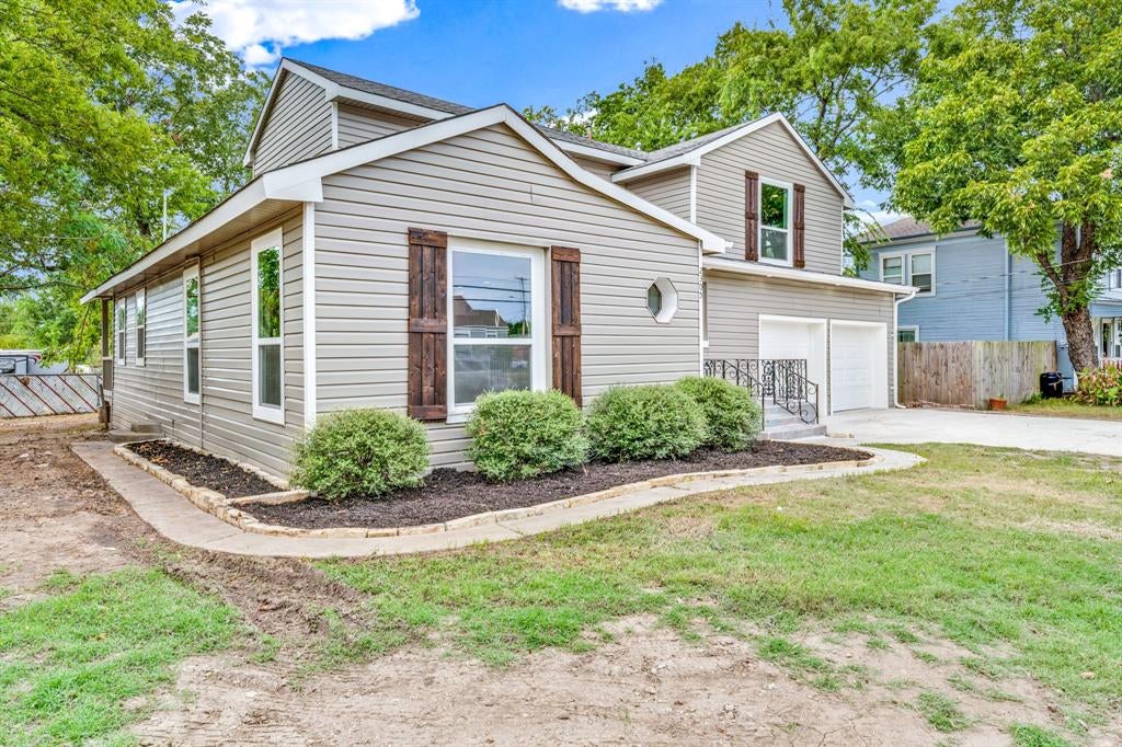 2305 Stanford St, Greenville, TX 75401