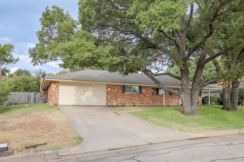 6805 Valhalla Rd, Fort Worth, TX 76116 photo