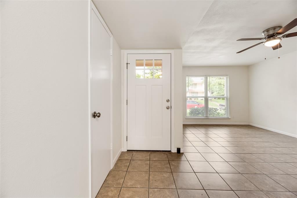 514 Valley Park Dr, Garland, TX 75043 photo