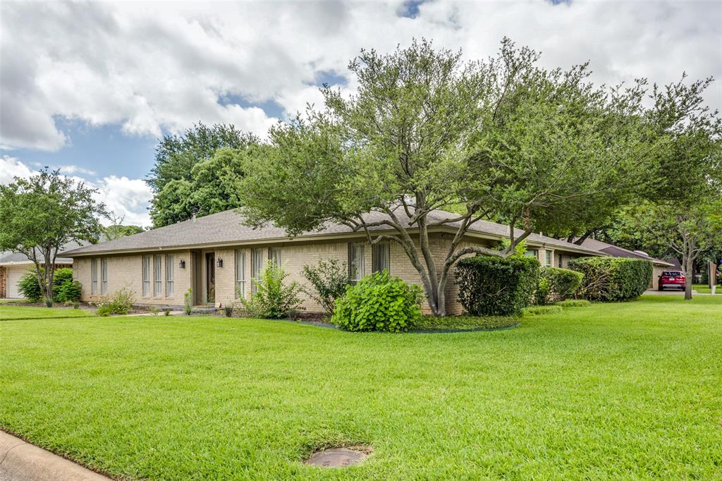 2414 Lakeview Cir, Arlington, TX 76013