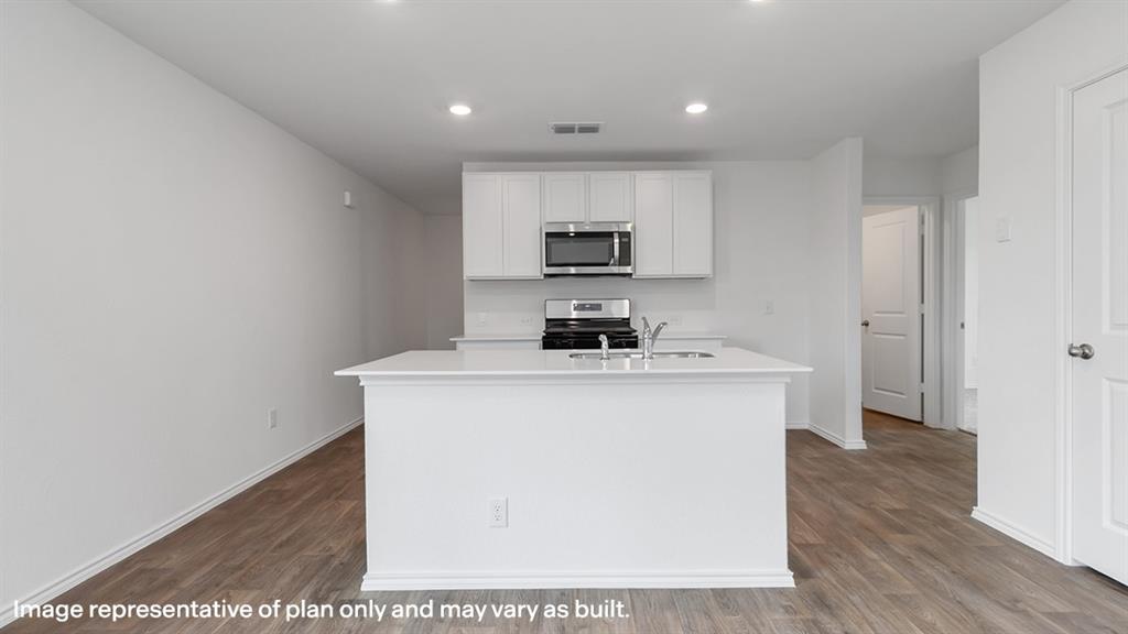 1917 Glory Dr, Bonham, TX 75418