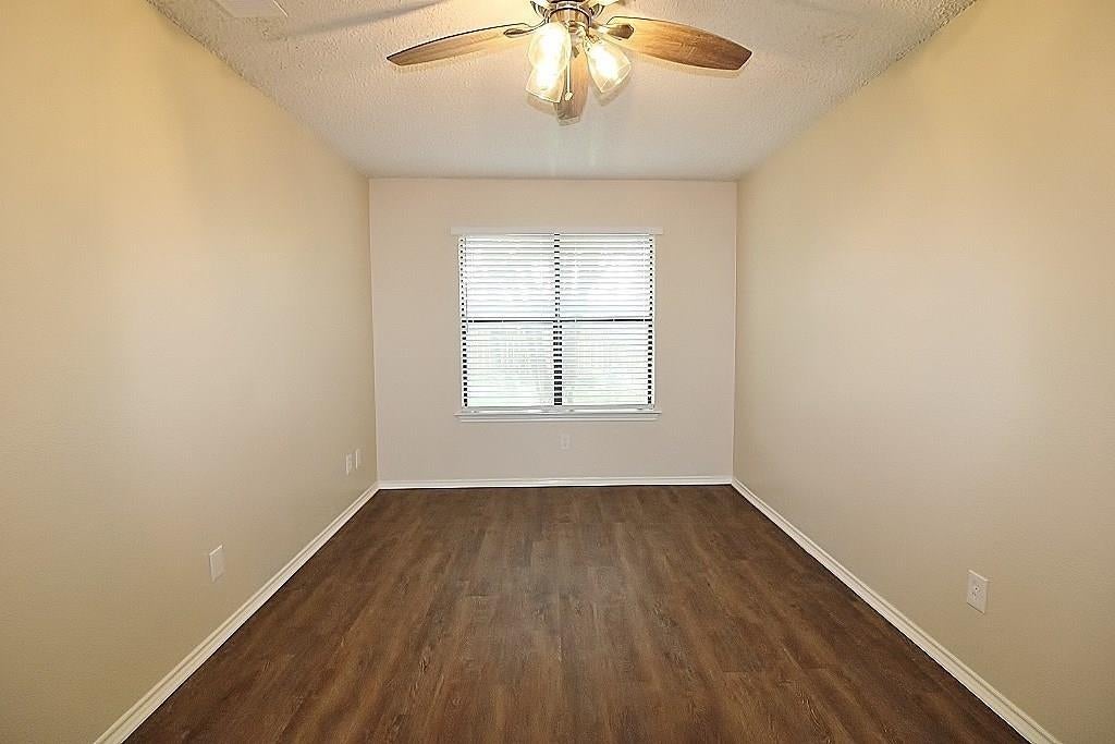 1915 1917 Spindletop Dr, Duncanville, TX 75137 photo