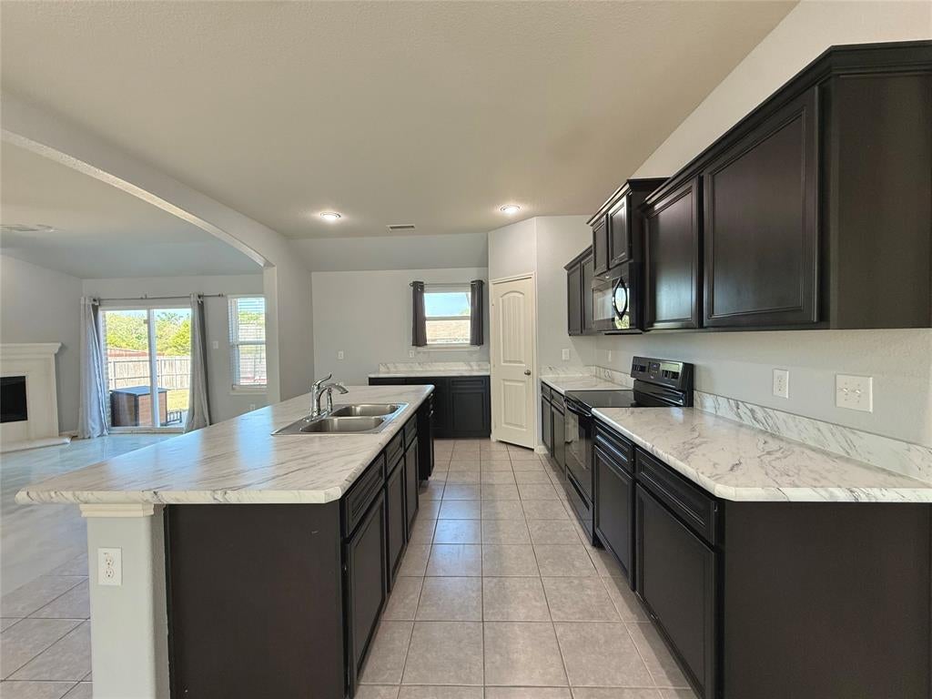 2126 Candace Dr, Lancaster, TX 75146 photo