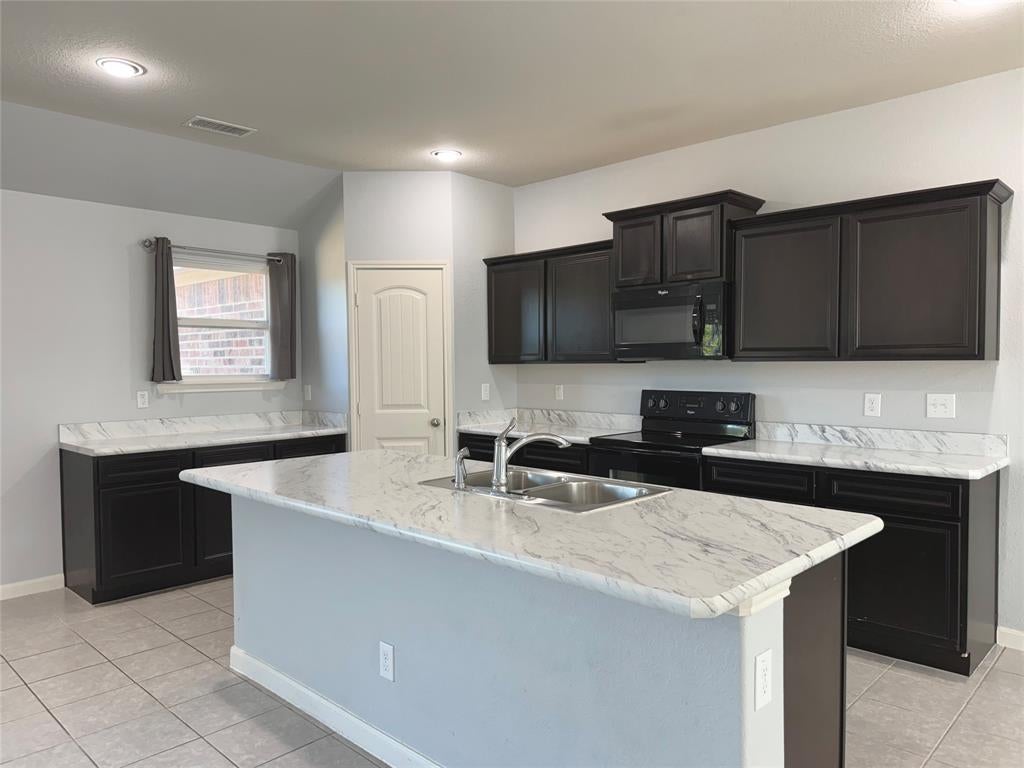 2126 Candace Dr, Lancaster, TX 75146 photo