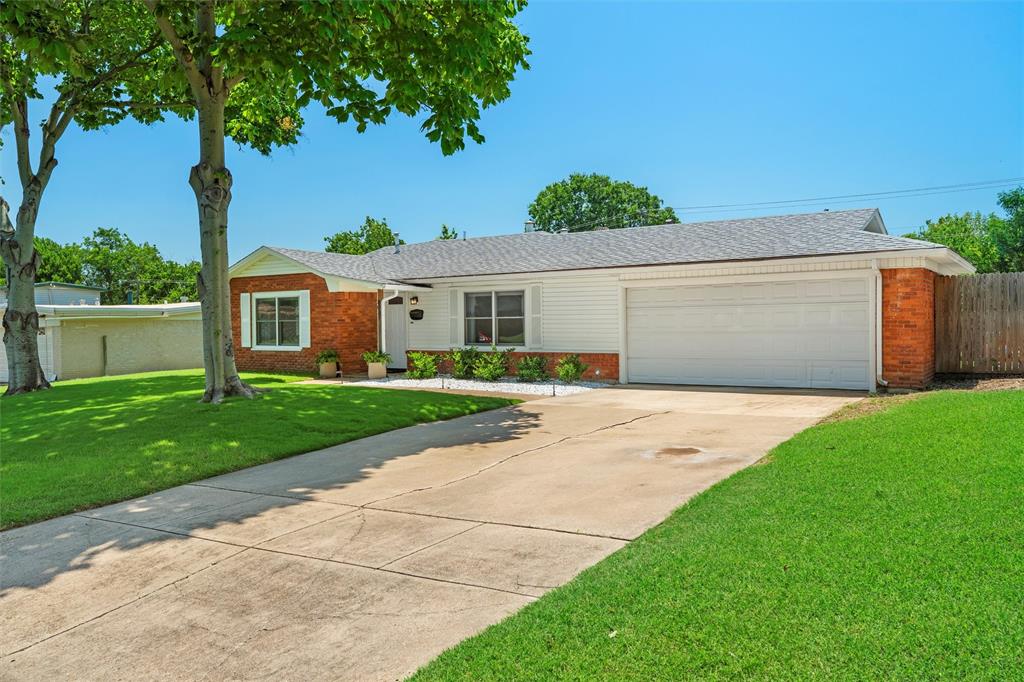 8037 Pinewood Dr, Benbrook, TX 76116 photo