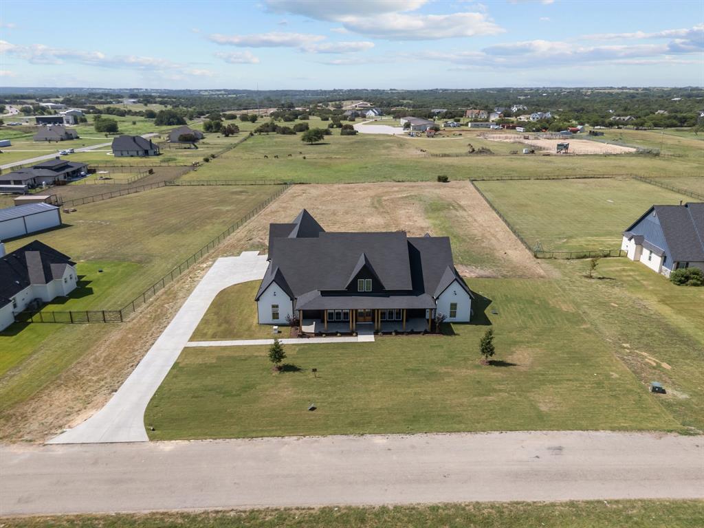 1015 Pilgrim Trl, Weatherford, TX 76088 photo