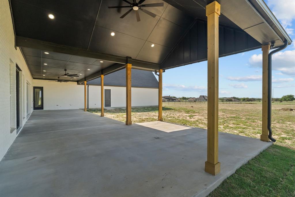 1015 Pilgrim Trl, Weatherford, TX 76088 photo