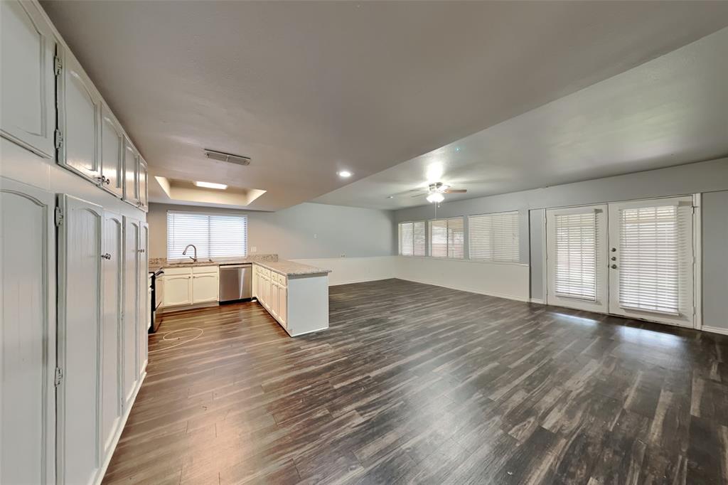 1711 Chesterfield Dr, Carrollton, TX 75007 photo