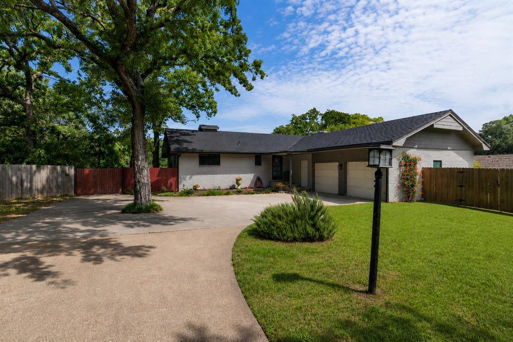 205 Timberlake Dr, Azle, TX 76020 photo