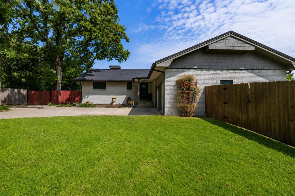 205 Timberlake Dr, Azle, TX 76020 photo