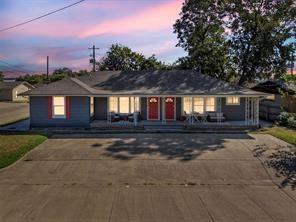 201 Jones St, Granbury, TX 76048