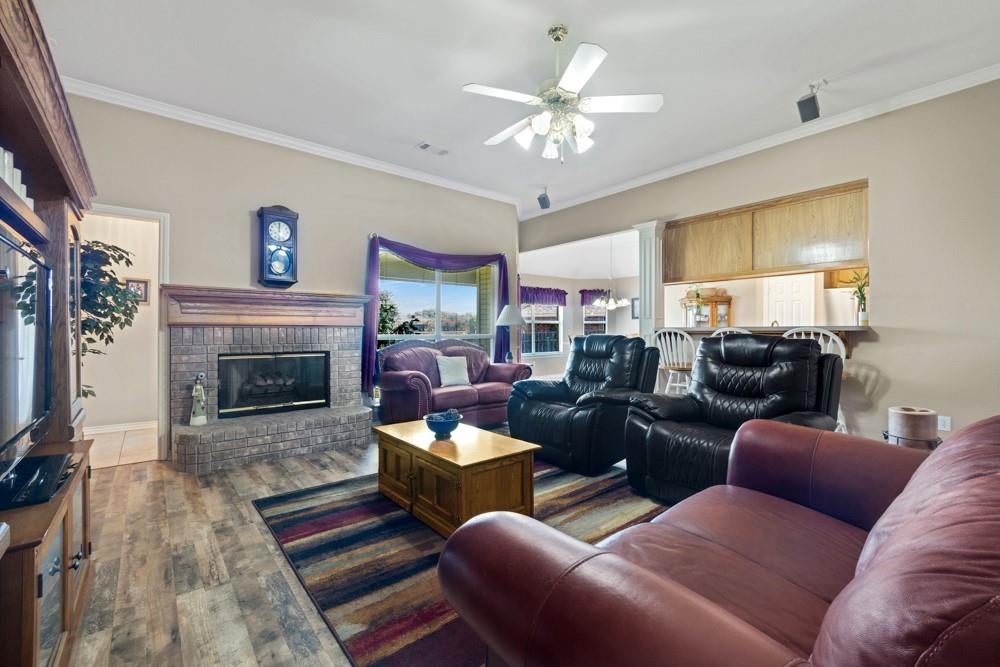 135 Honeysuckle Dr, Justin, TX 76247 photo