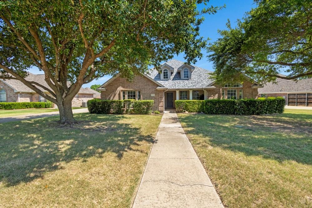 135 Honeysuckle Dr, Justin, TX 76247