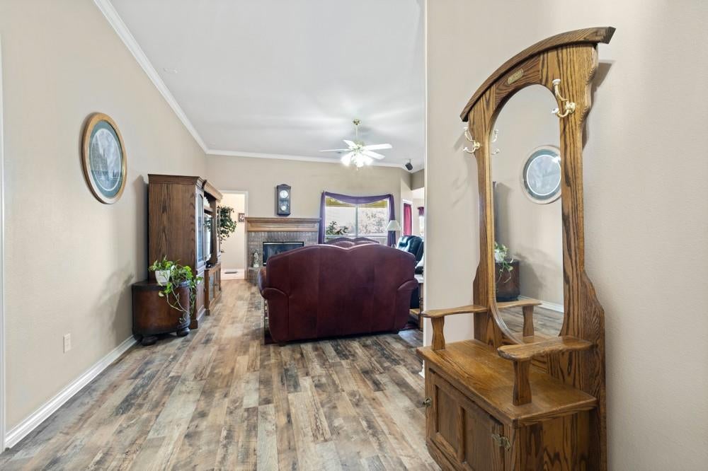135 Honeysuckle Dr, Justin, TX 76247 photo
