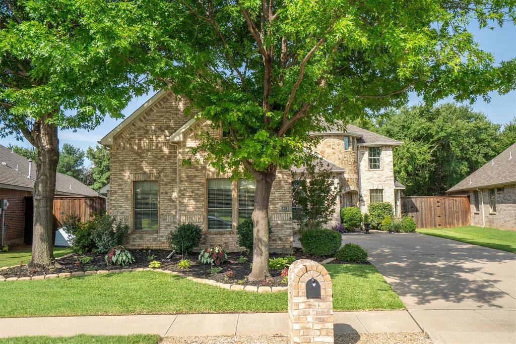 228 Livingston Dr, Hickory Creek, TX 75065