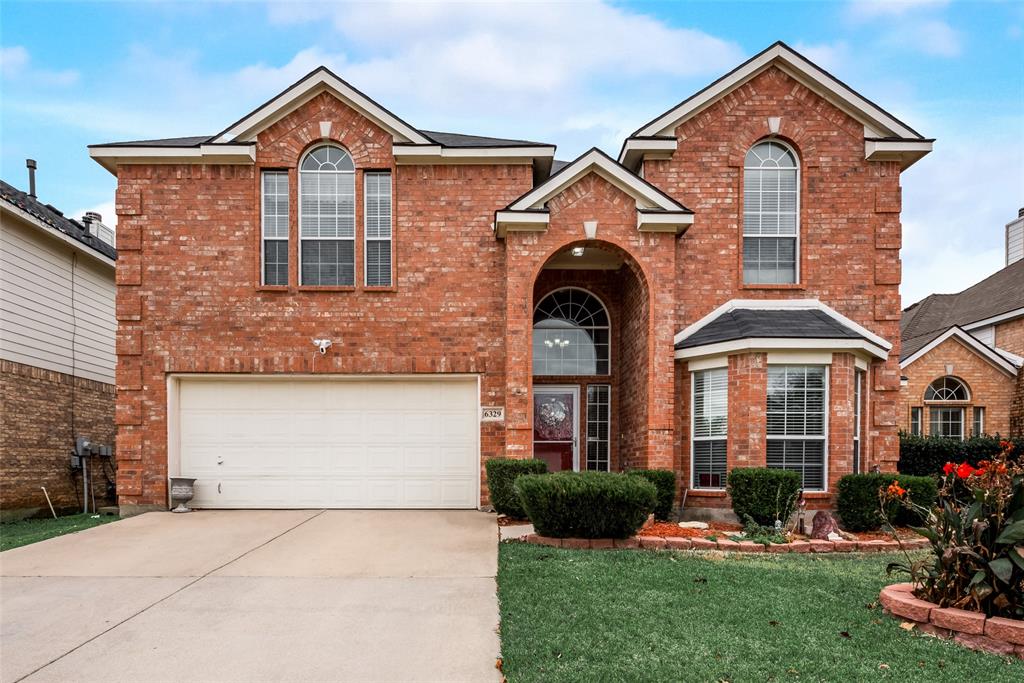 6329 Redeagle Creek Dr, Fort Worth, TX 76179