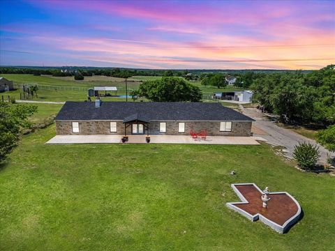 Single Family Residence in Weatherford TX 748 Rocky Ridge Lane.jpg