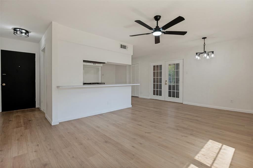 303 Merribrook Trl, Duncanville, TX 75116 photo