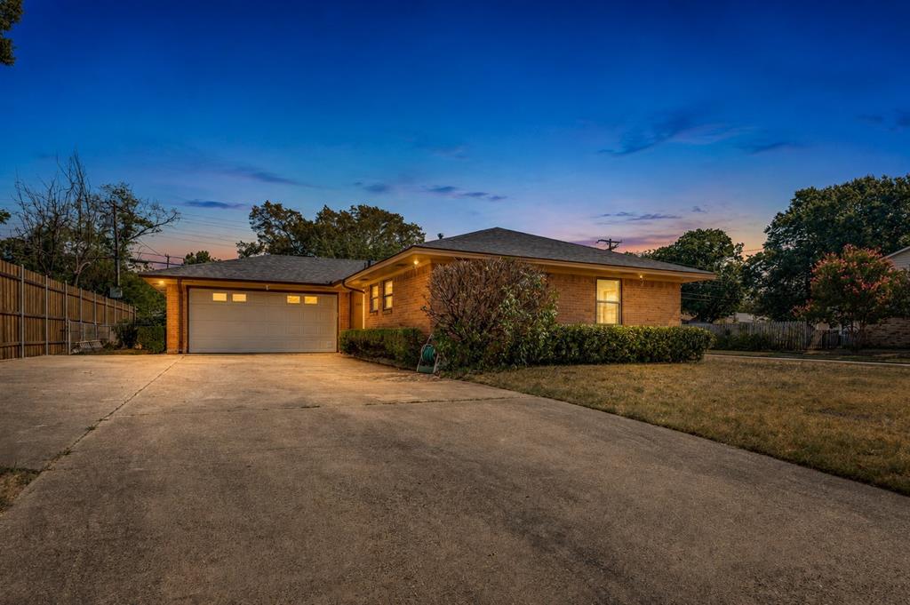 303 Merribrook Trl, Duncanville, TX 75116 photo