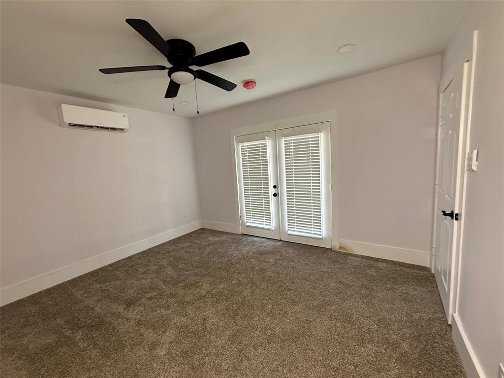 2502 W Lovers Ln, Dallas, TX 75235 photo