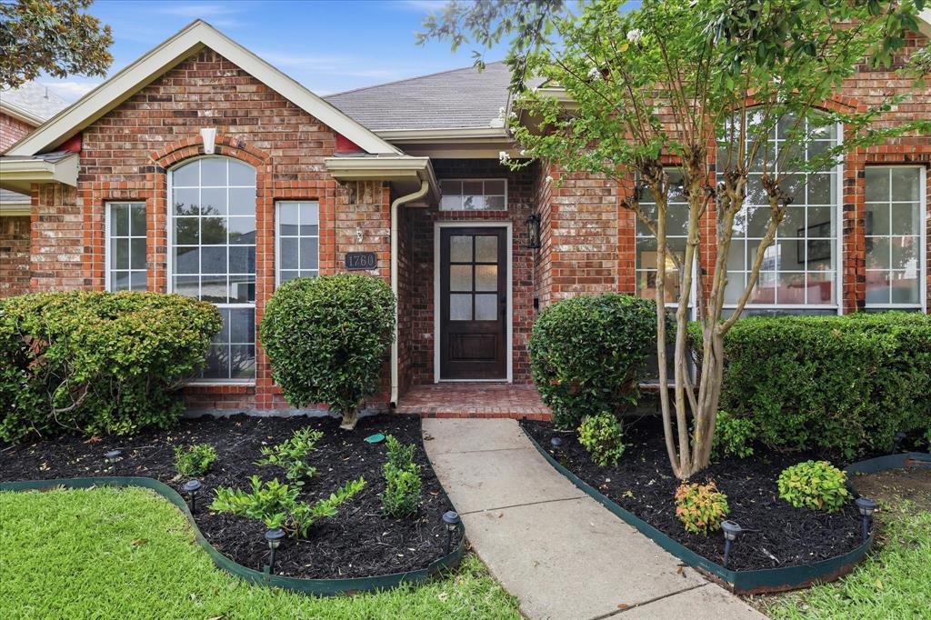 1760 Blackstone Dr, Carrollton, TX 75007 photo