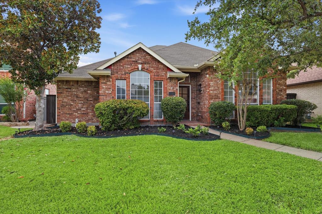 1760 Blackstone Dr, Carrollton, TX 75007 photo