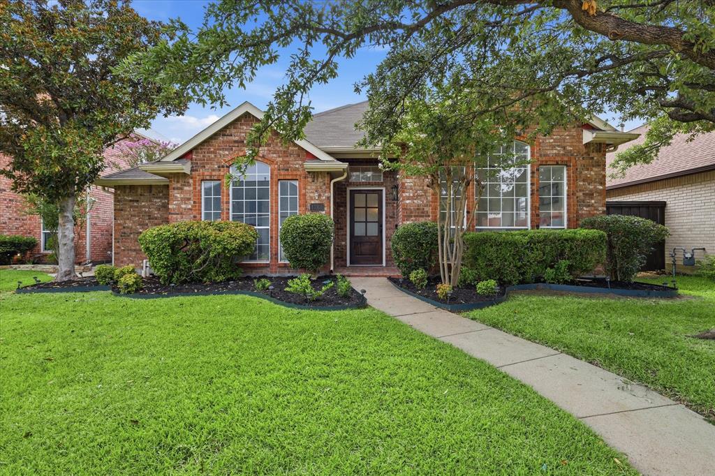 1760 Blackstone Dr, Carrollton, TX 75007