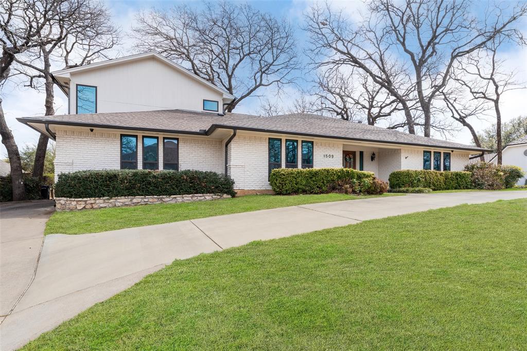 1509 Riverview Dr, Arlington, TX 76012