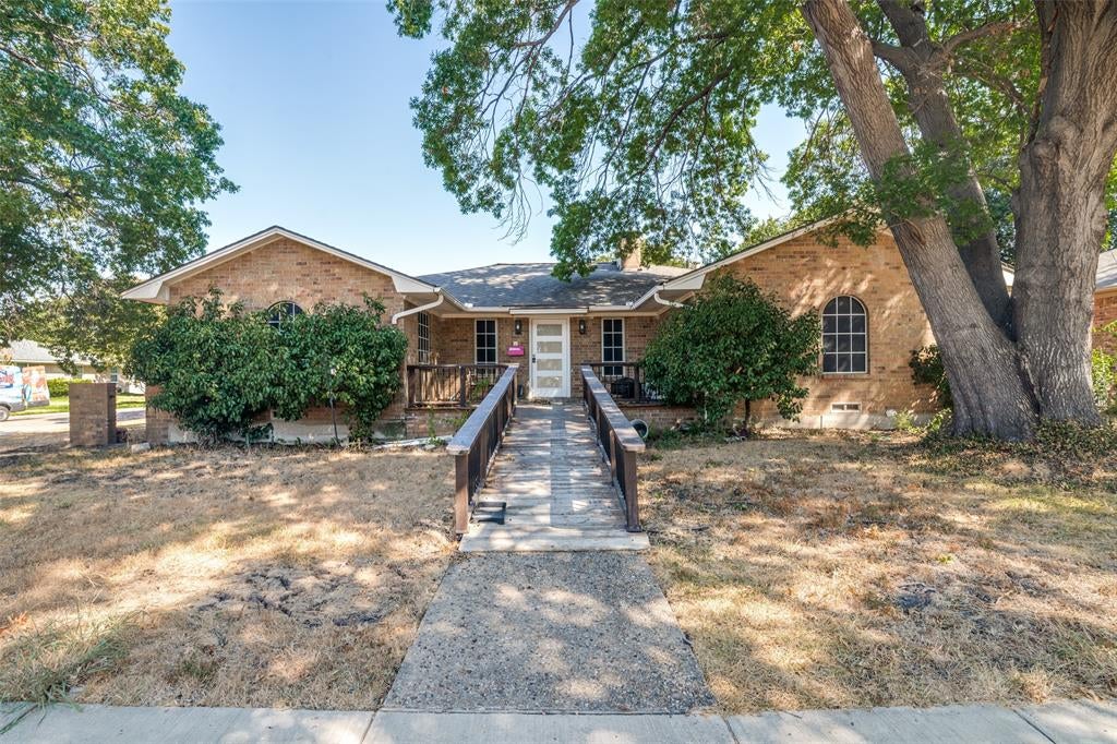 1717 Douglas Dr, Garland, TX 75041