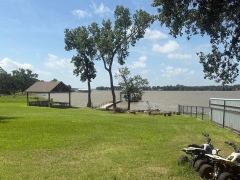 Single Family Residence in Newark TX 345 County Road 4874.jpg