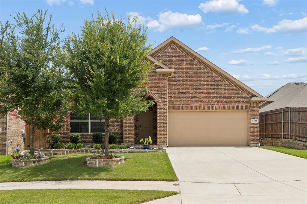 3908 Crater Cir, Fort Worth, TX 76137