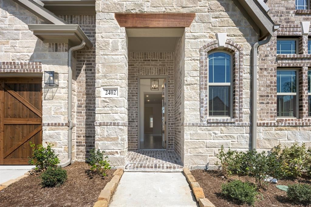 2402 Avalon Dr, Mansfield, TX 76084 photo